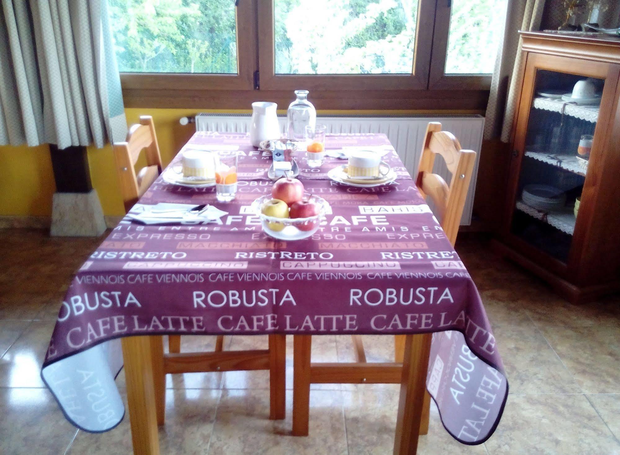Pension Gure Ametsa Irun Bagian luar foto