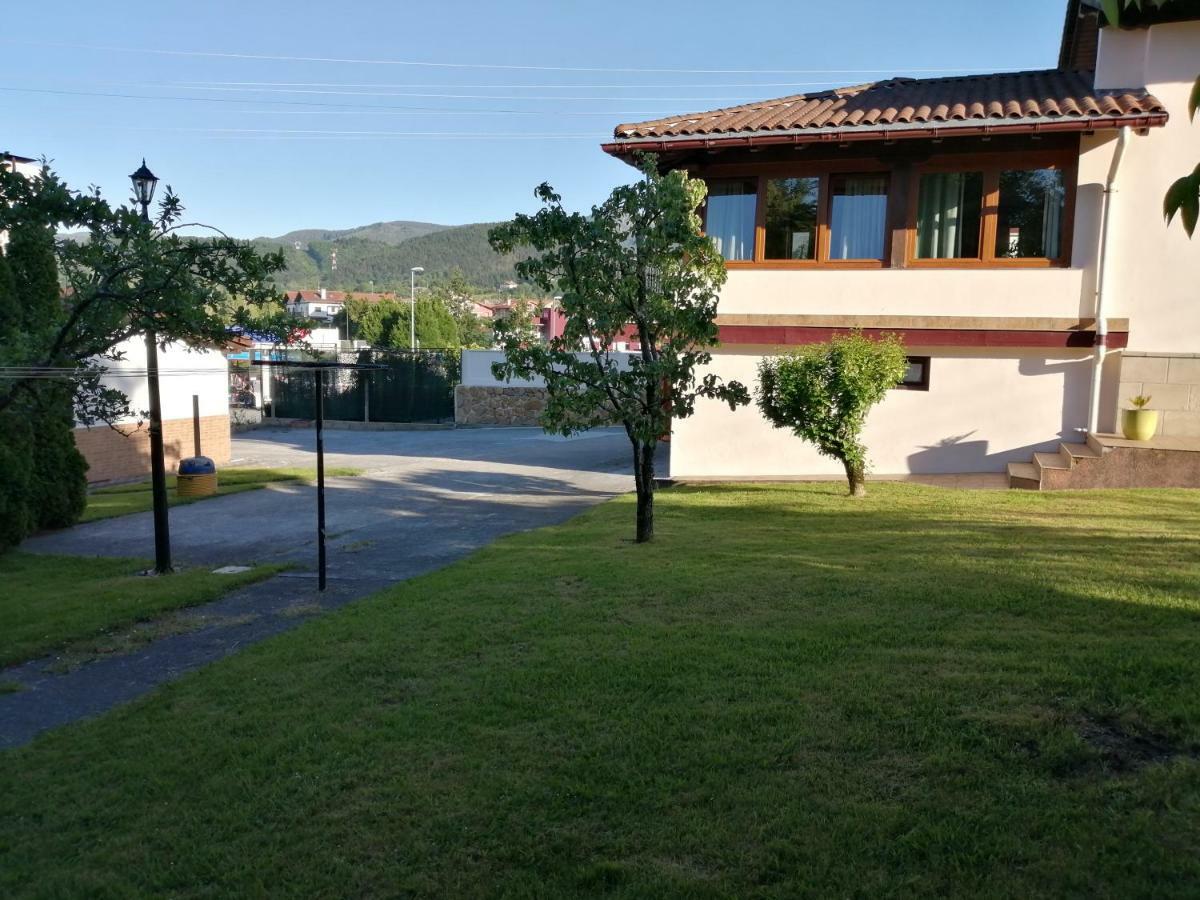 Pension Gure Ametsa Irun Bagian luar foto
